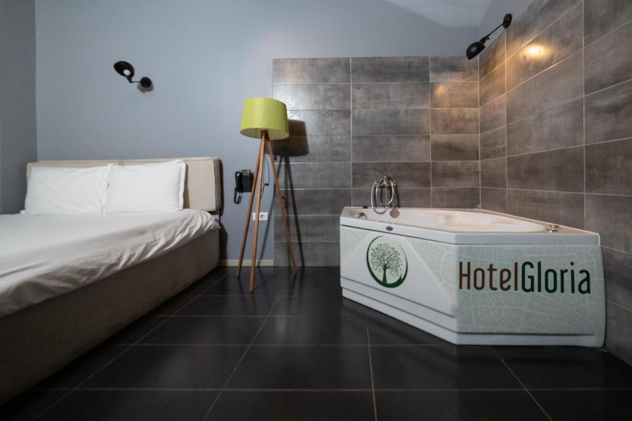 Hotel Gloria Pristina Buitenkant foto